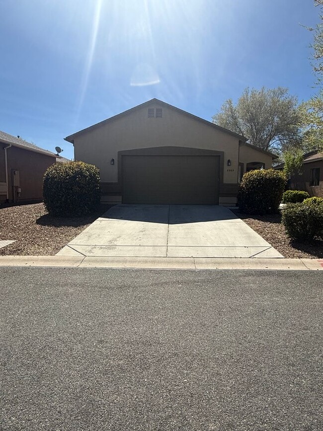 Building Photo - 6505 E Kilkenny Pl