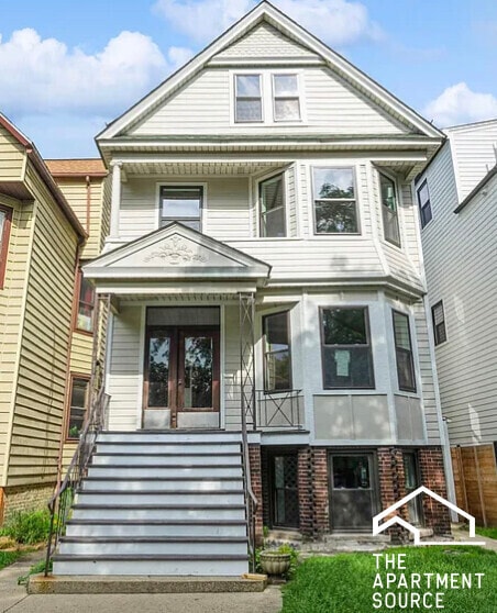 Building Photo - 4211 N Damen Ave