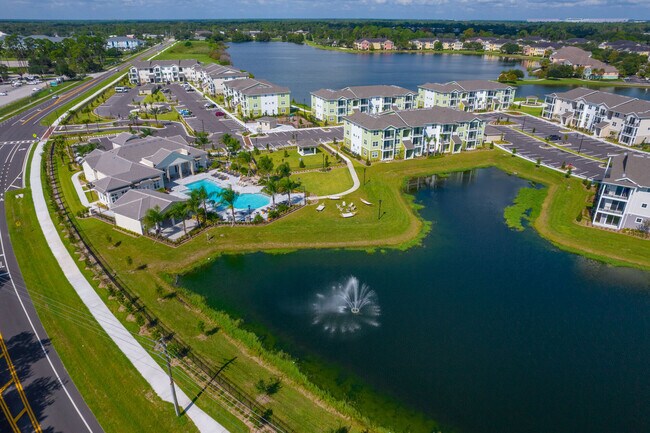 Apartamentos Mira Crystal Lake — foto de la comunidad - Mira Crystal Lake