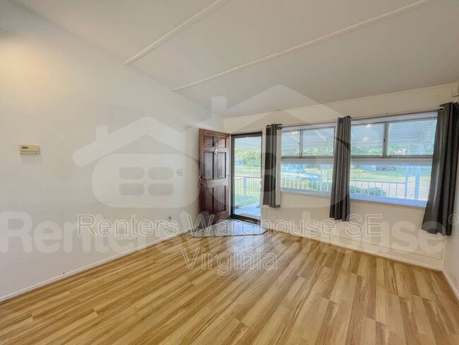 Building Photo - 1300 Towanda Ct