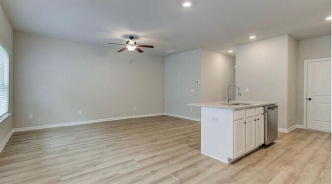 Building Photo - 7110 Chara Ln