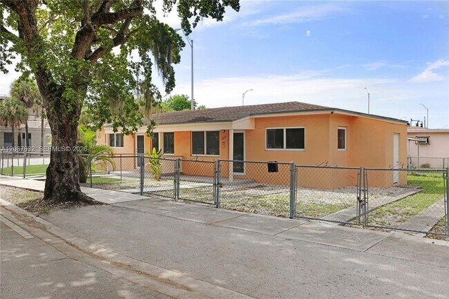 Building Photo - 1202 NW 34th St