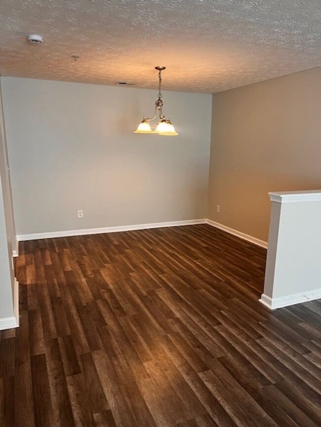 Building Photo - Charming 3-Bedroom Condo in Fairington Village