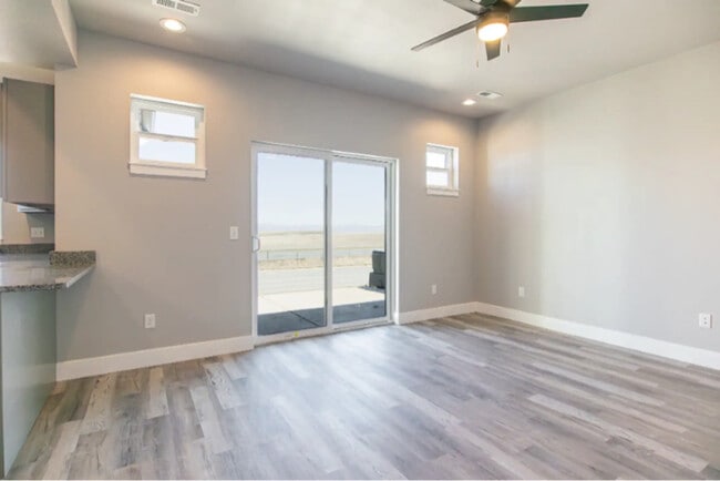 Foto del edificio - 2298 Deerfield Ln