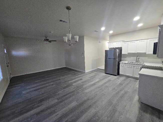 Foto del edificio - 512 S Hackberry St