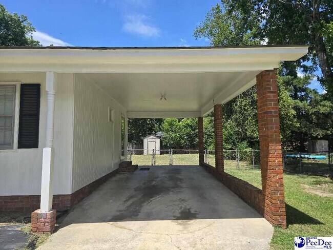 Foto del edificio - 2109 3rd Loop Rd