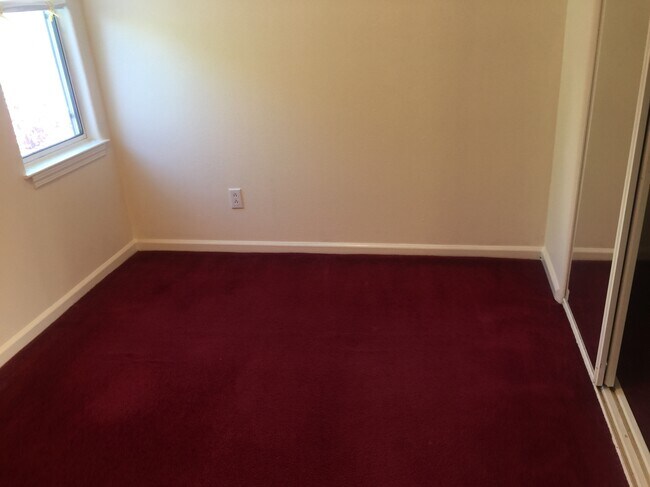bed room 1 - 1274 45th Ave