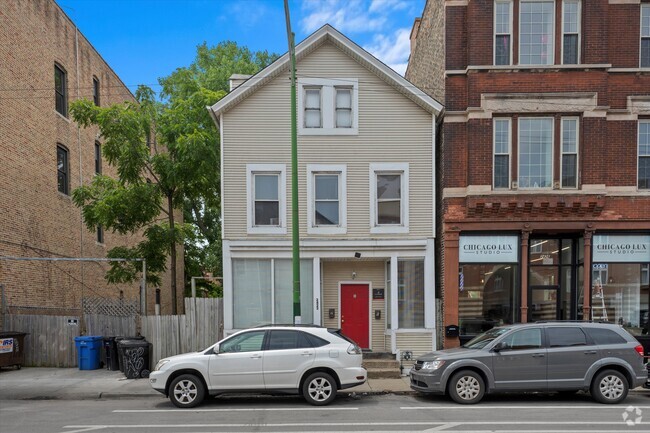Building Photo - 2422 N Clybourn Ave