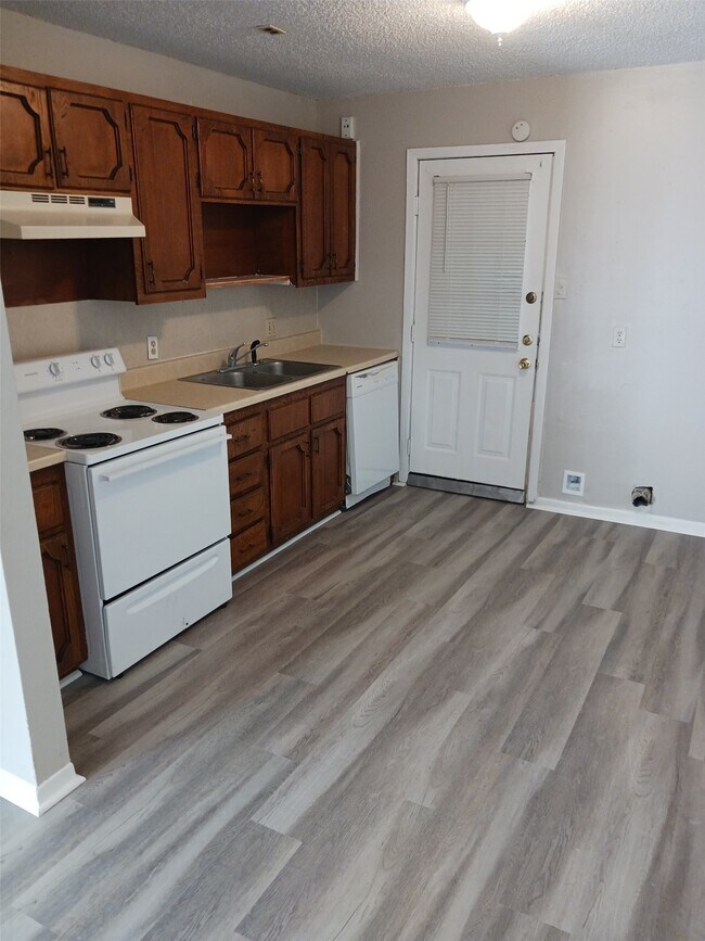 Building Photo - 58 Fern Ct