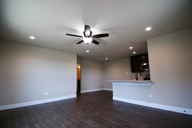 Building Photo - 150-152 Crossbow Ct.