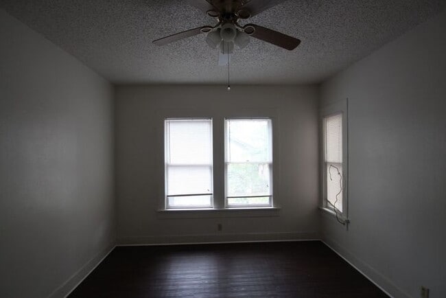 Building Photo - Schedule A Tour Today! 1 Bedroom 1 Bath Apartment in the Heart of Tyler!