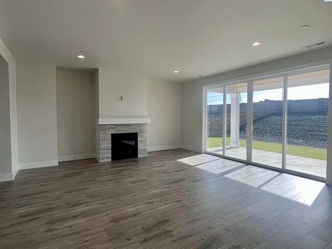Foto del edificio - FOR RENT, newer modern home