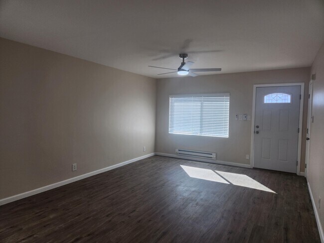 Foto del edificio - 6051 Staubach Ave NW