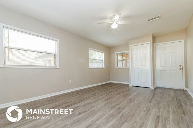 Foto del edificio - 9185 Chase St