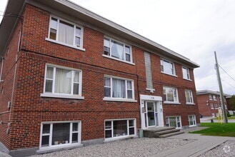 Building Photo - 346 Tillbury Ave