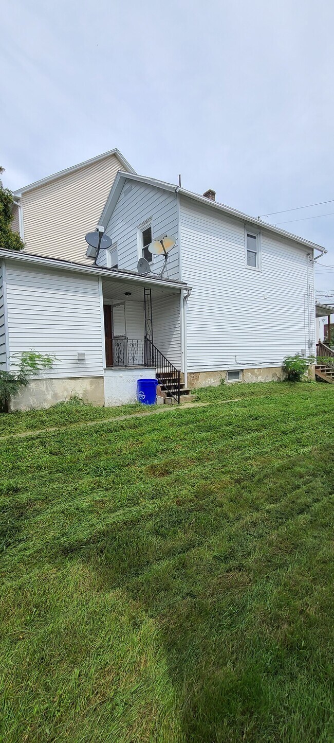 Building Photo - 318 S Hanover St