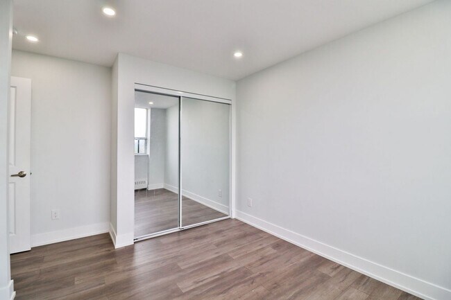 Building Photo - Rialto Apartments