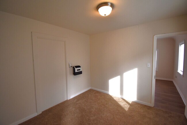 Foto del edificio - Freshly Remodeled Cozy Cottage Home