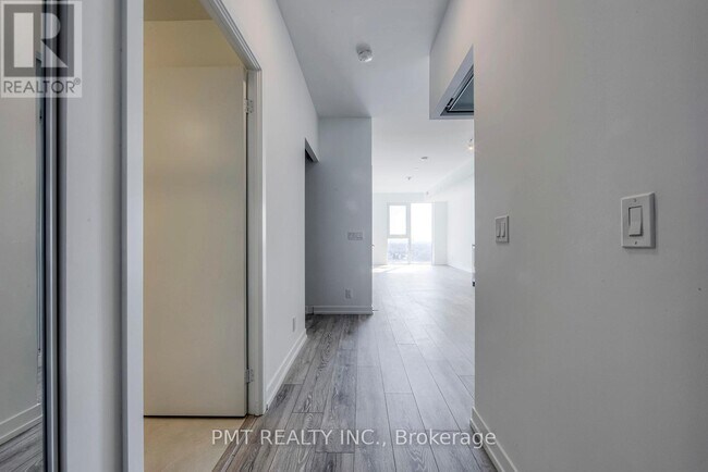 Building Photo - 2020 Bathurst St