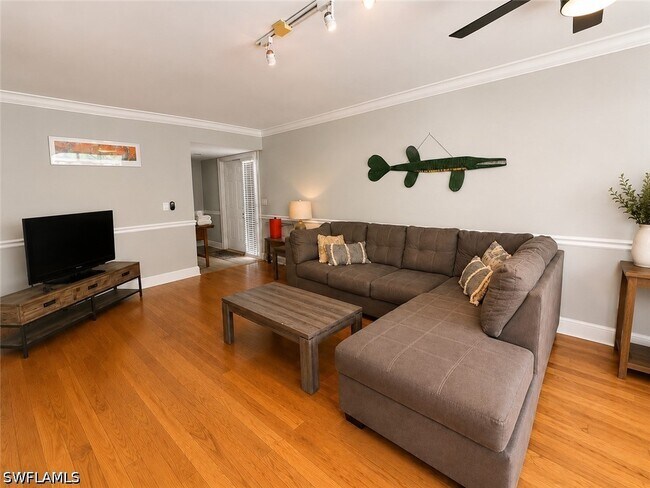 Building Photo - 112 Bobolink Way