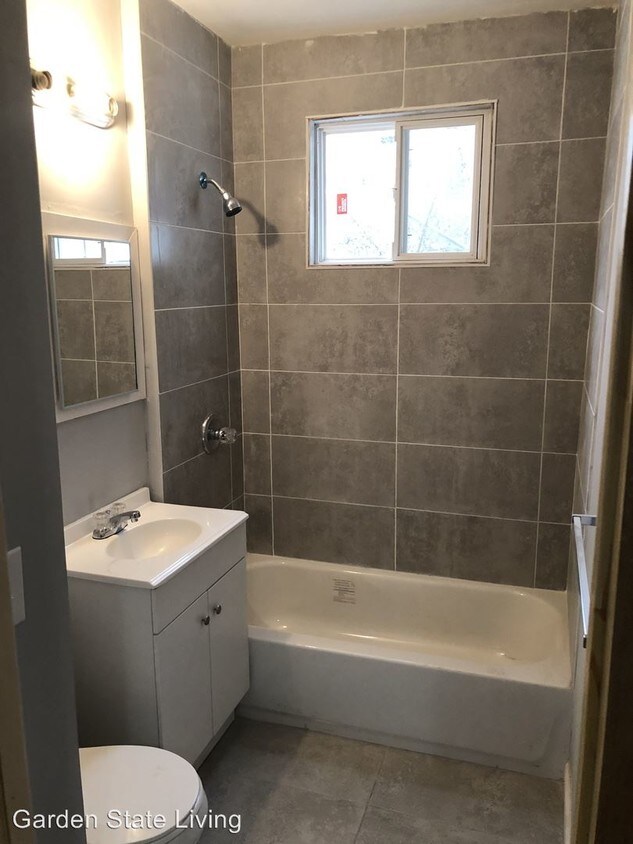 Foto principal - 638 S 10th St