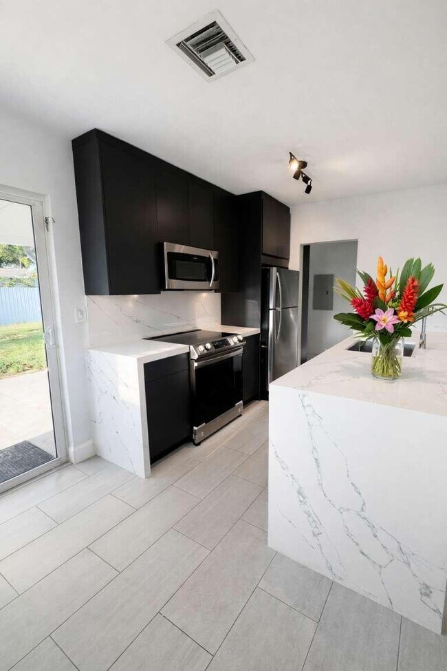 Foto del edificio - 1251 NE 211th Terrace