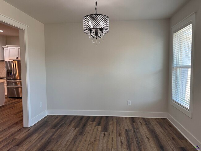 Foto del edificio - 405 Echo Ln