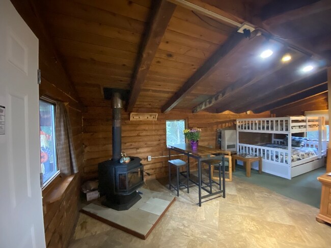 Building Photo - 42725 Brenda Way