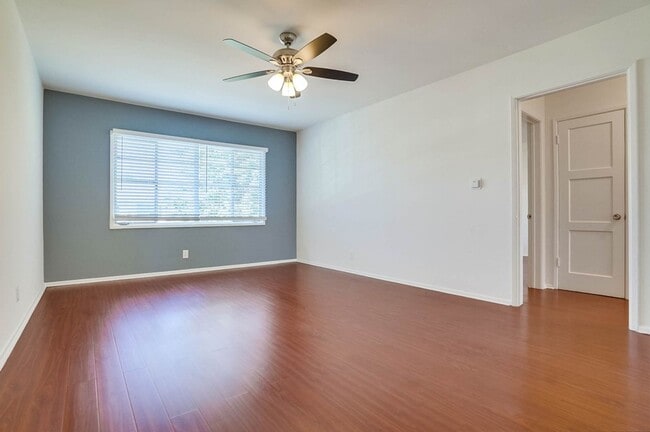 Building Photo - 4084 S Muirfield Rd
