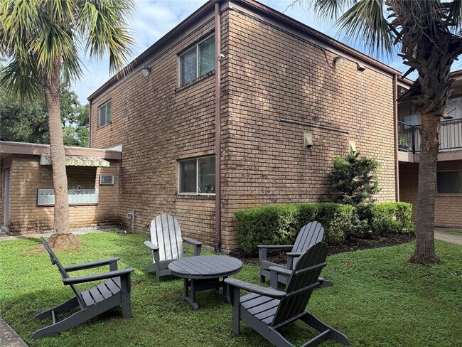 Foto del edificio - 1530 Heights Blvd