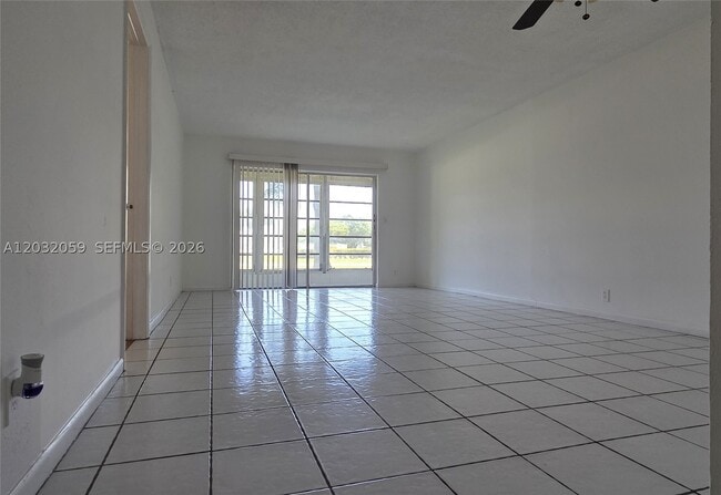 Building Photo - 5510 N Lakewood Cir