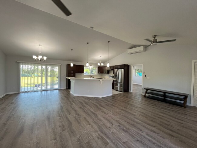 Building Photo - Hawaiian Paradise Park- Pet Friendly!