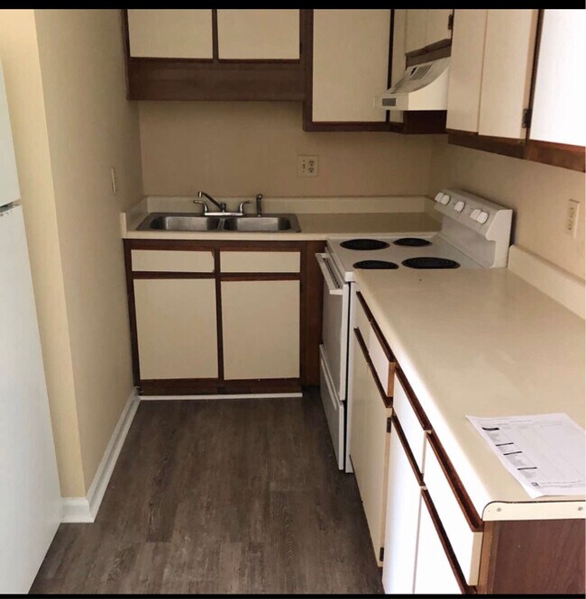 1782 Michelle Ct Unit 1782, Fayetteville, NC 28304 Room for Rent in