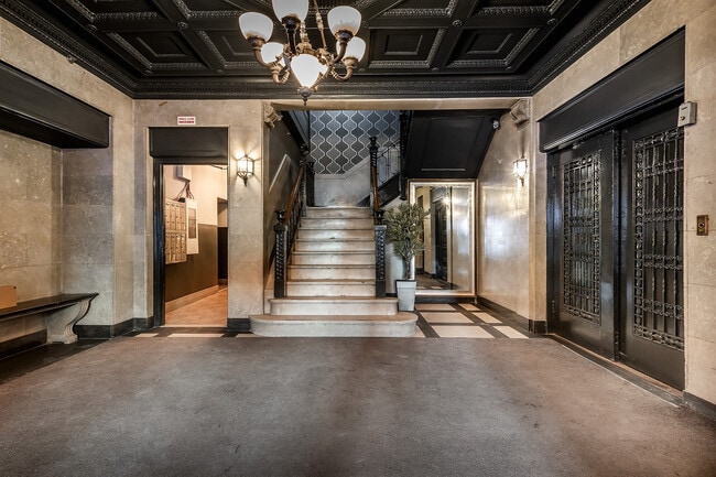 Building Photo - 418 Claremont