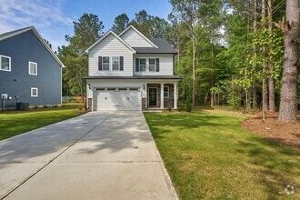 Building Photo - 835 Blue Bird Dr