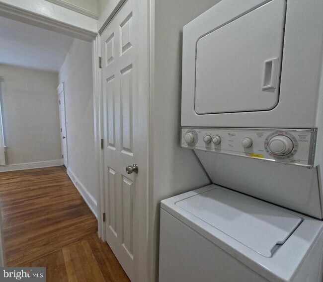 Foto del edificio - 4317 River Rd NW