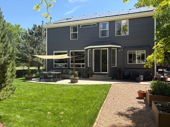 Foto del edificio - High-End 4 Bed 3.5 Bath Home Next to Arapa...