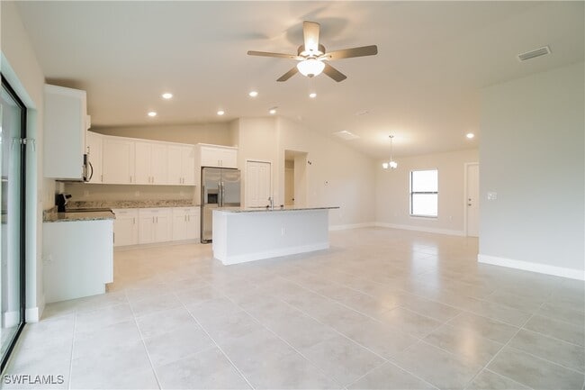 Building Photo - 1005 Angelo Ave