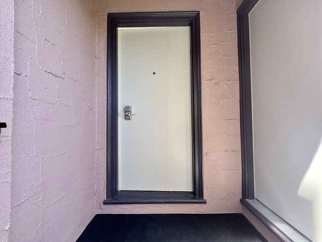 Building Photo - 161 Perry Pl