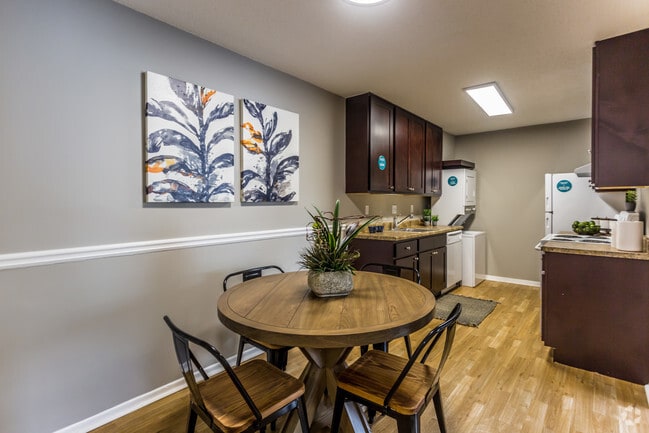 Interior Photo - Cedar Run