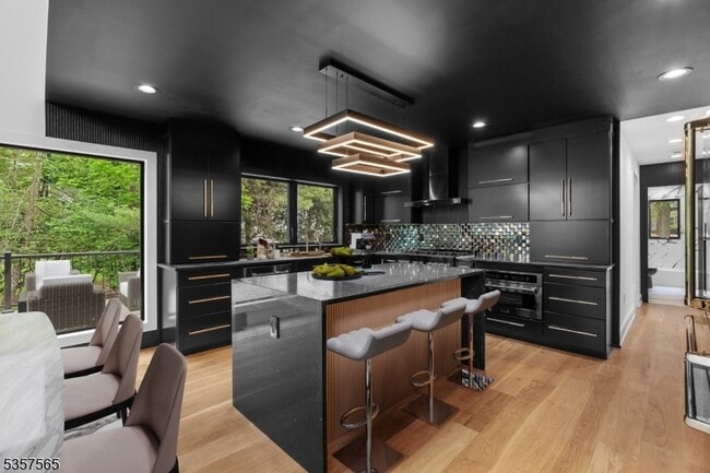 Foto del edificio - 148 Great Hills Rd