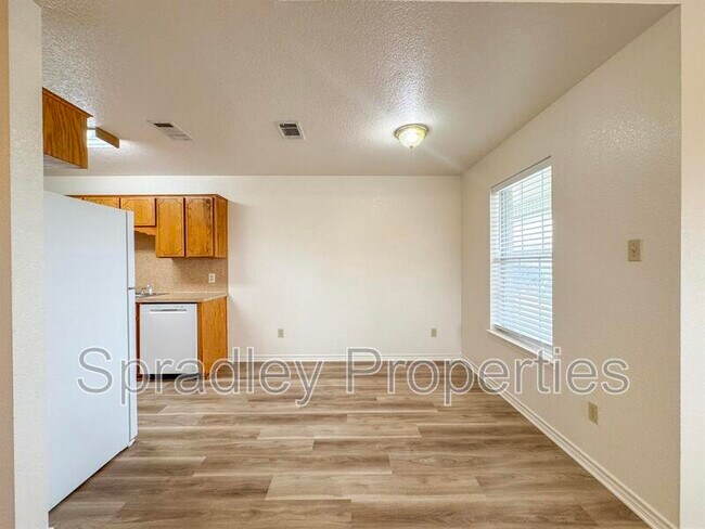 Foto del edificio - 115 Lacey Lou Ln