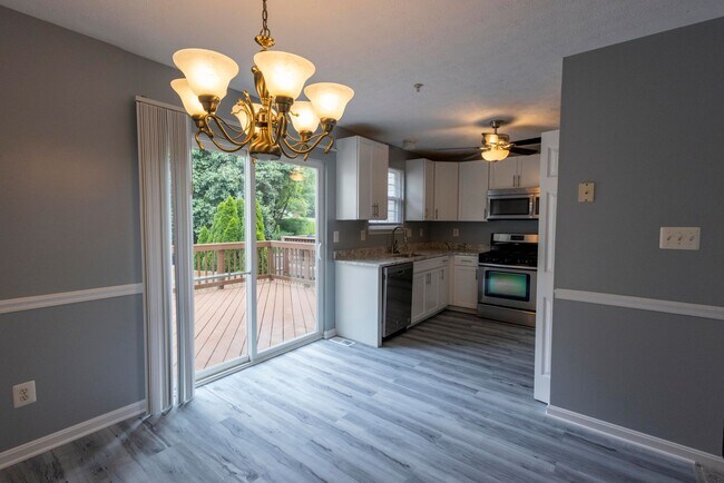 Foto del edificio - Charming 3Bed/2.5Bath in Constant Friendship neighborhood