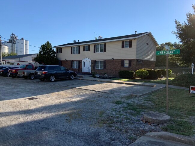 Building Photo - 500 Merchant Ln