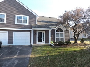 Building Photo - 1246 N Knollwood Dr