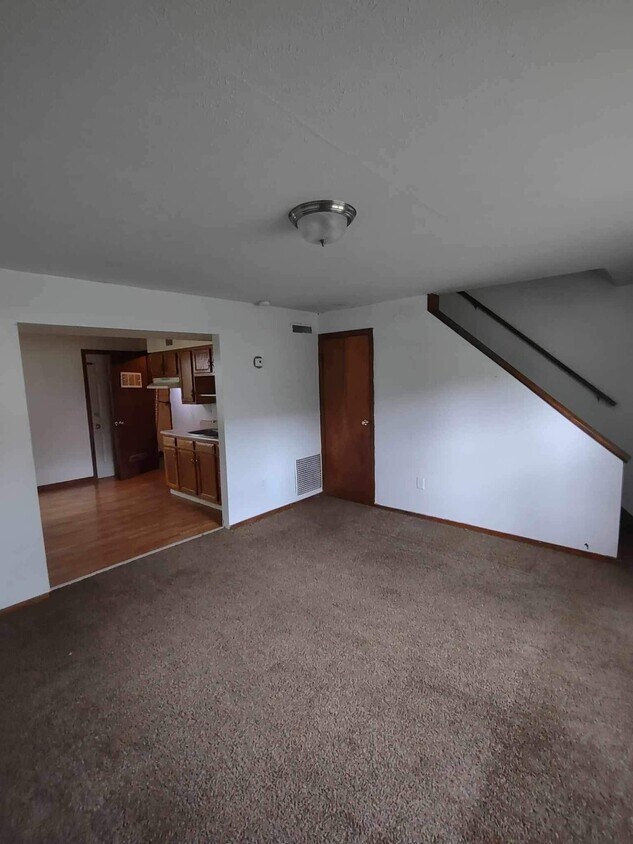 Building Photo - 9512 Community