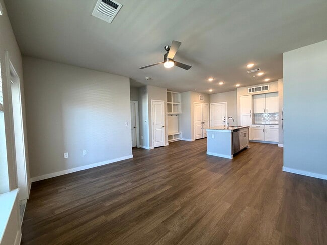 Foto del edificio - 1700 Daleside Ln