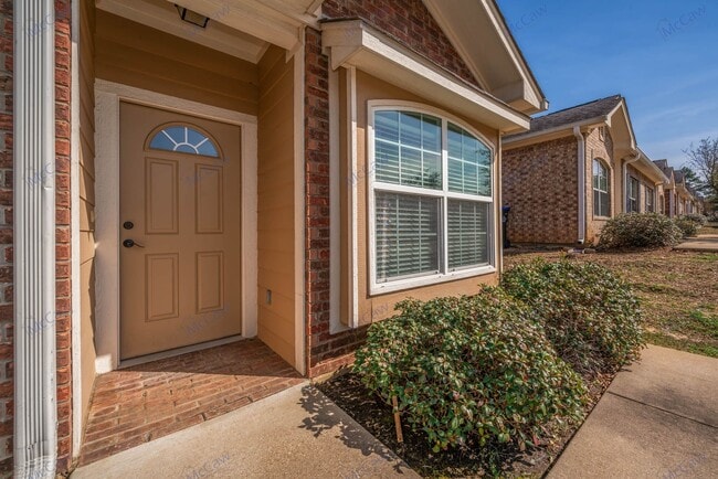 Foto del edificio - 1612 Stanley Drive