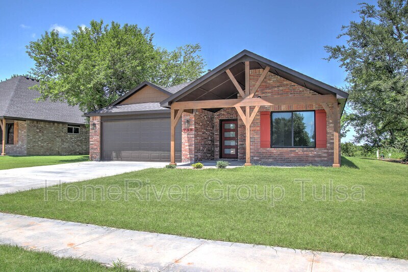 Foto principal - 739 E 139th St