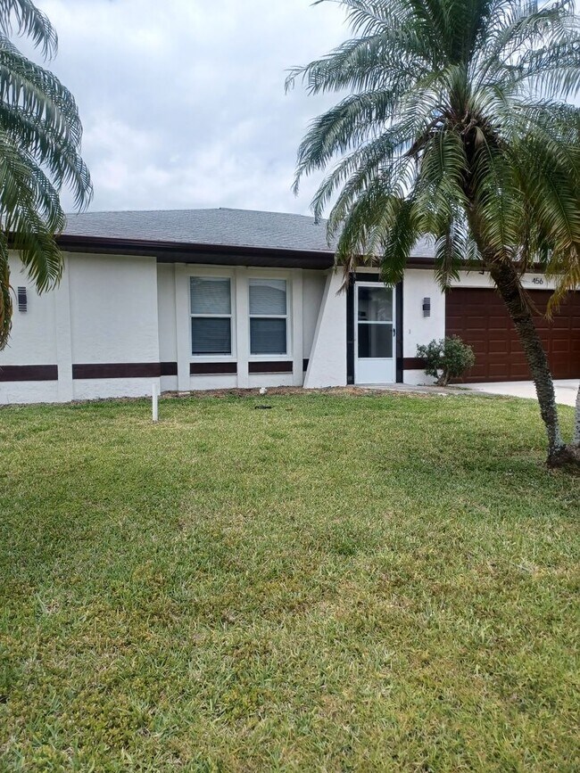 Foto del edificio - 456 SE 17th Ave